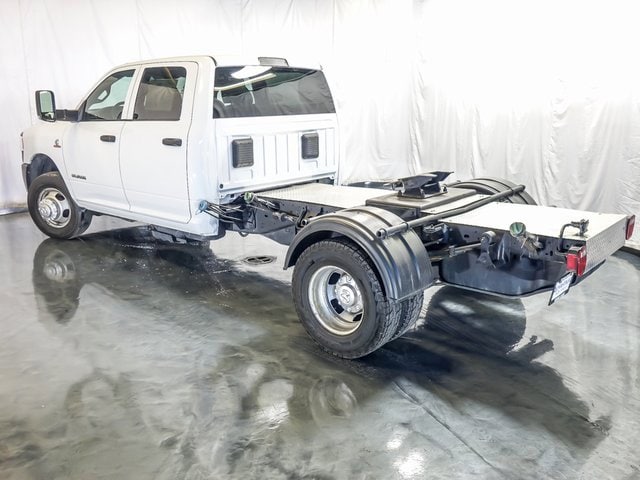 2022 RAM 3500 - Image 9