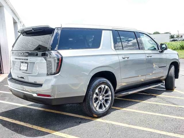 2026 Chevrolet Suburban LT - Photo 6
