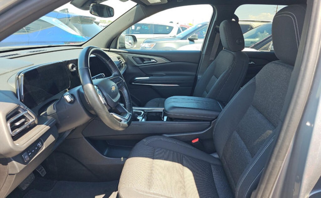 Used 2024 Chevrolet Traverse LT SUV