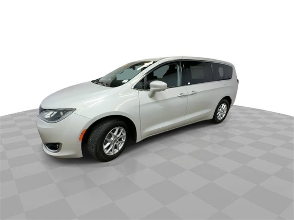 Used 2020 Chrysler Pacifica Touring Minivan