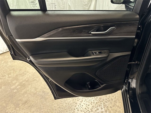 2023 JEEP GRAND CHEROKEE - Image 24