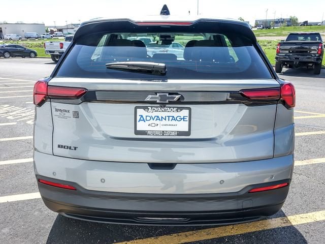 2027 Chevrolet Bolt LT - Photo 7