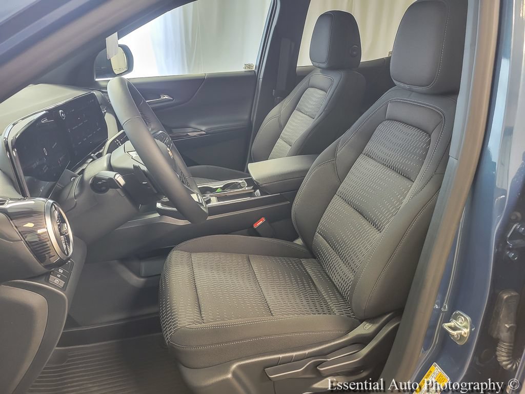2027 Chevrolet Equinox LT - Photo 8