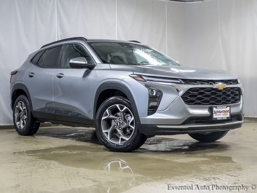 Used 2025 Chevrolet Trax LT with VIN KL77LHEP3SC143128 for sale in Bridgeview, IL