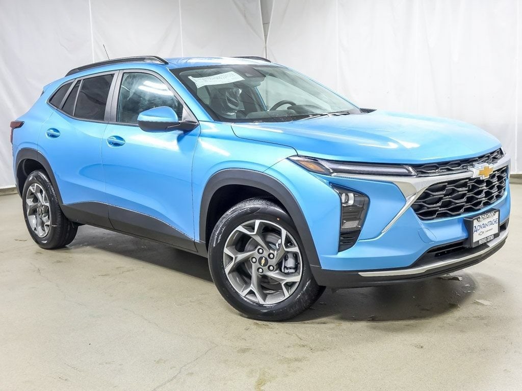 2026 Chevrolet Trax LT - Photo 2