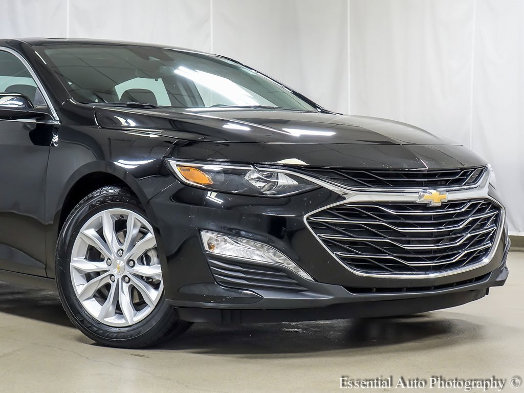 2024 Chevrolet Malibu 1LT photo 2