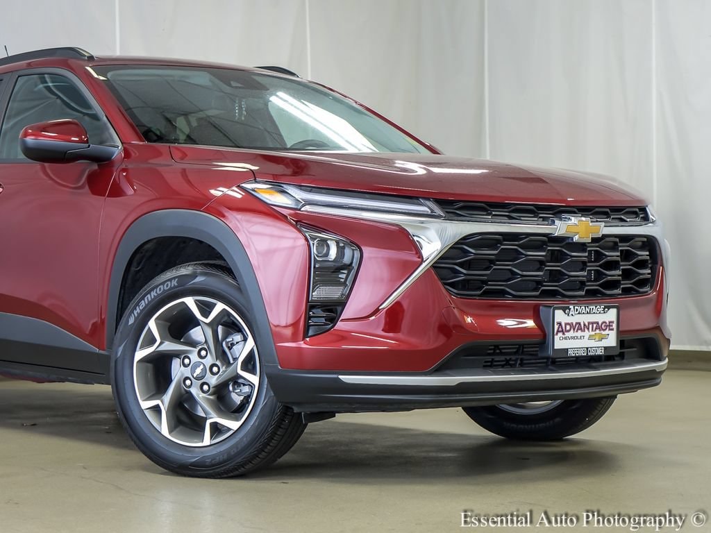 Used 2025 Chevrolet Trax LT SUV