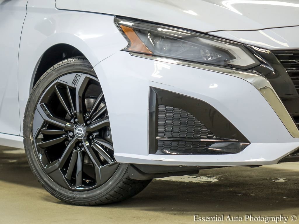 Used 2023 Nissan Altima SR Intelligent AWD Sedan