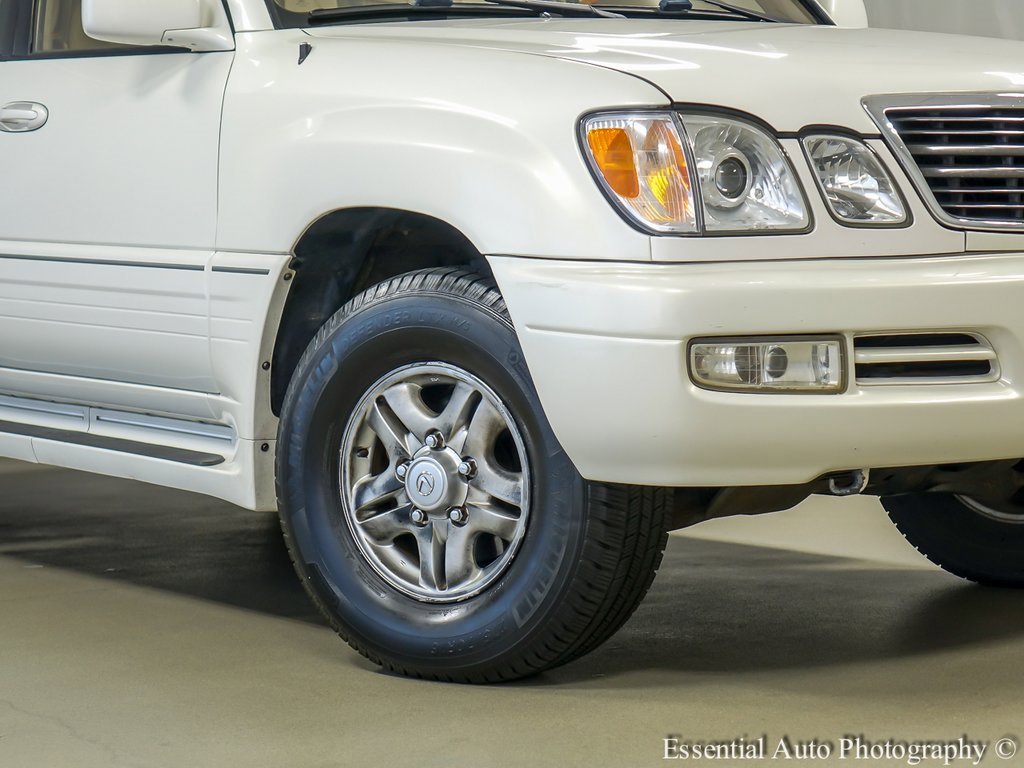 2002 Lexus LX 470 photo 4