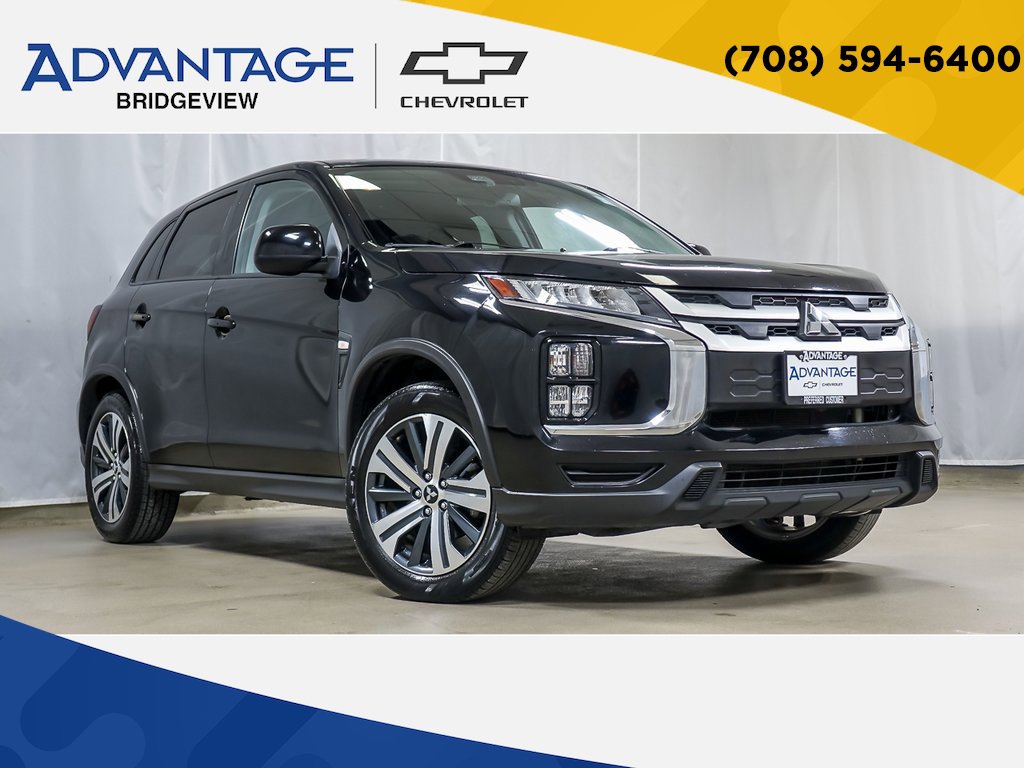 2021 Mitsubishi Outlander ES's photo