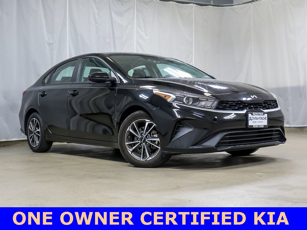 Used 2023 Kia Forte LXS with VIN 3KPF24AD1PE662796 for sale in Bridgeview, IL