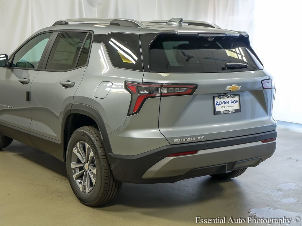 2027 Chevrolet Equinox LT - Photo 7