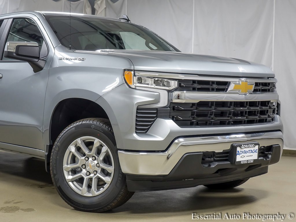 2026 Chevrolet Silverado 1500 LT photo 2