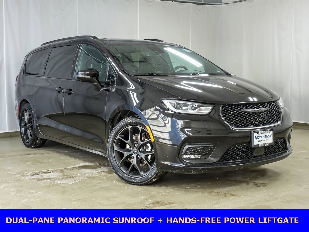 Used 2025 Chrysler Pacifica Limited Van Passenger Van