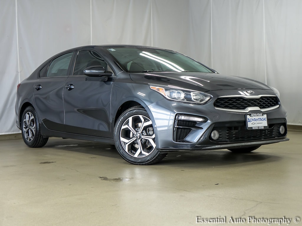 Used 2019 Kia FORTE LXS with VIN 3KPF24AD4KE077669 for sale in Bridgeview, IL