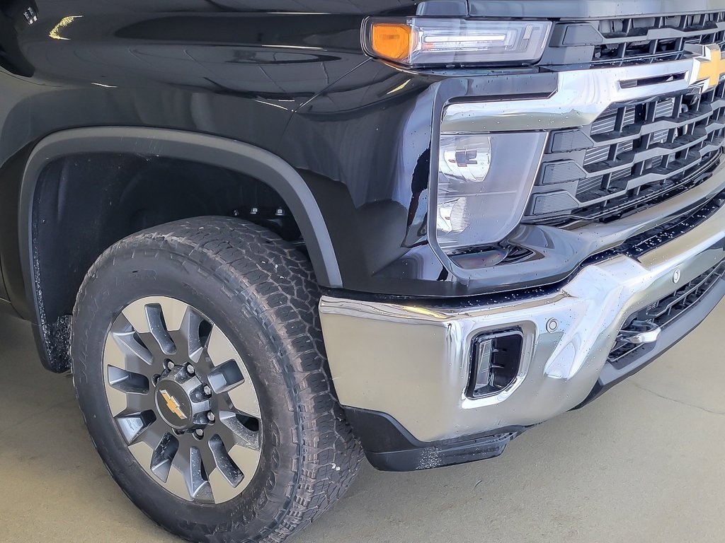 2025 Chevrolet Silverado 2500HD LT photo 4
