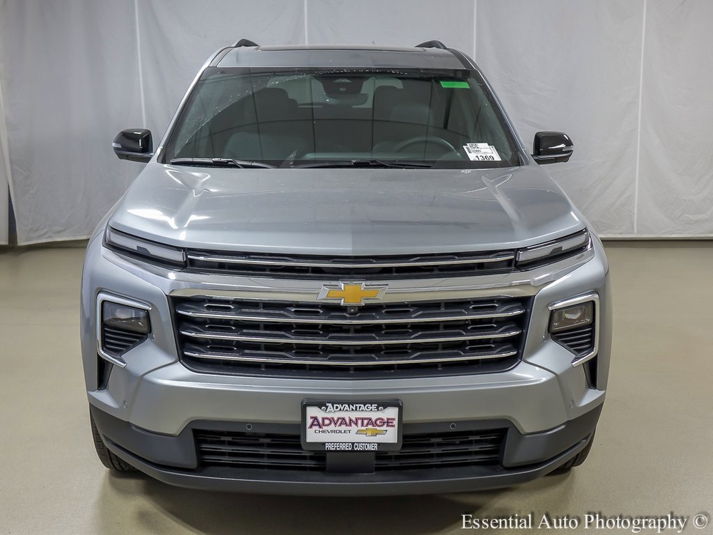 2026 Chevrolet Traverse photo 2