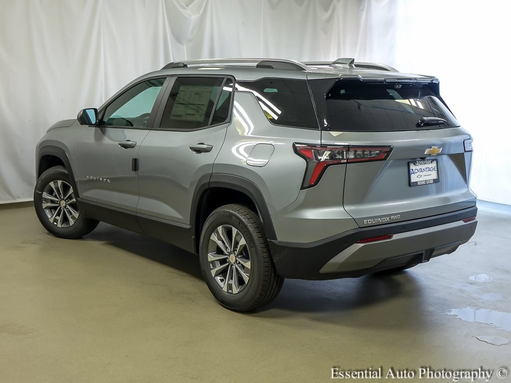 2027 Chevrolet Equinox LT - Photo 8
