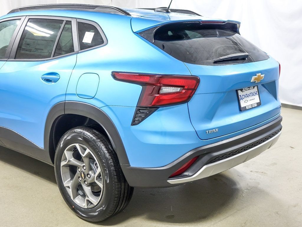 2026 Chevrolet Trax LT - Photo 8