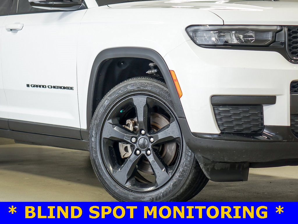 2023 Jeep Grand Cherokee Altitude photo 3