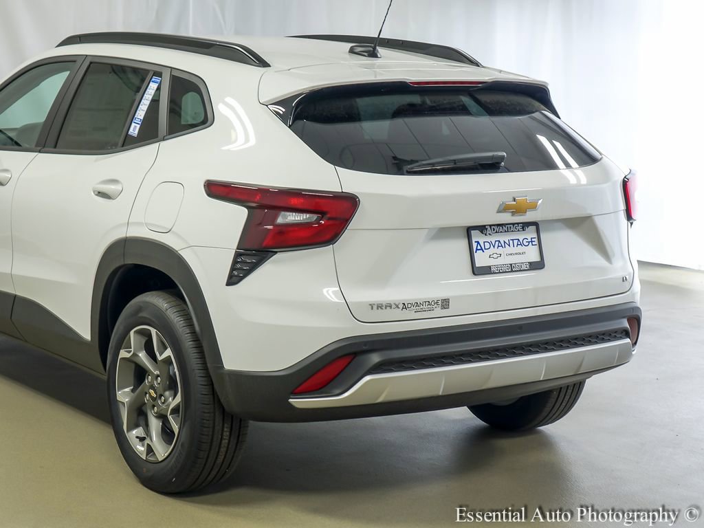 2026 Chevrolet Trax LT - Photo 7