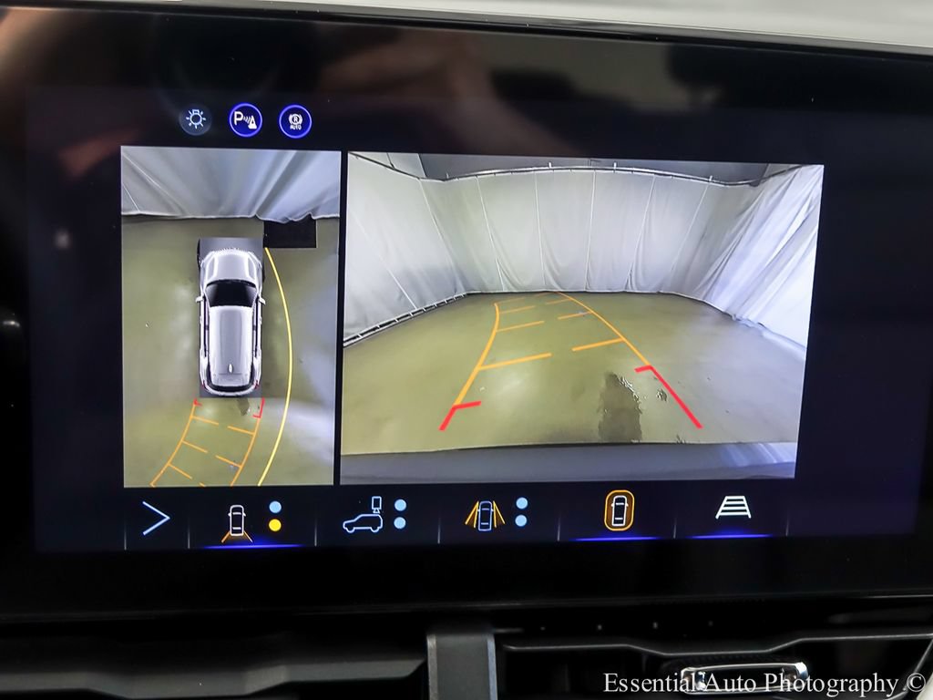 2027 Chevrolet Equinox LT - Photo 16