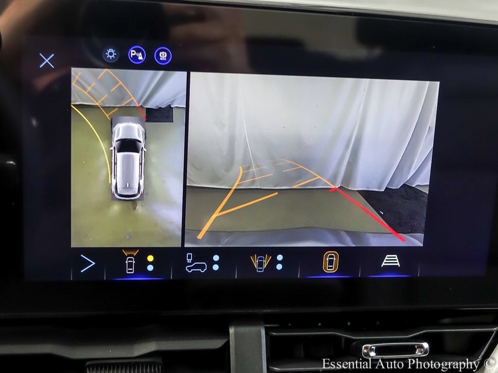 2027 Chevrolet Equinox LT - Photo 17