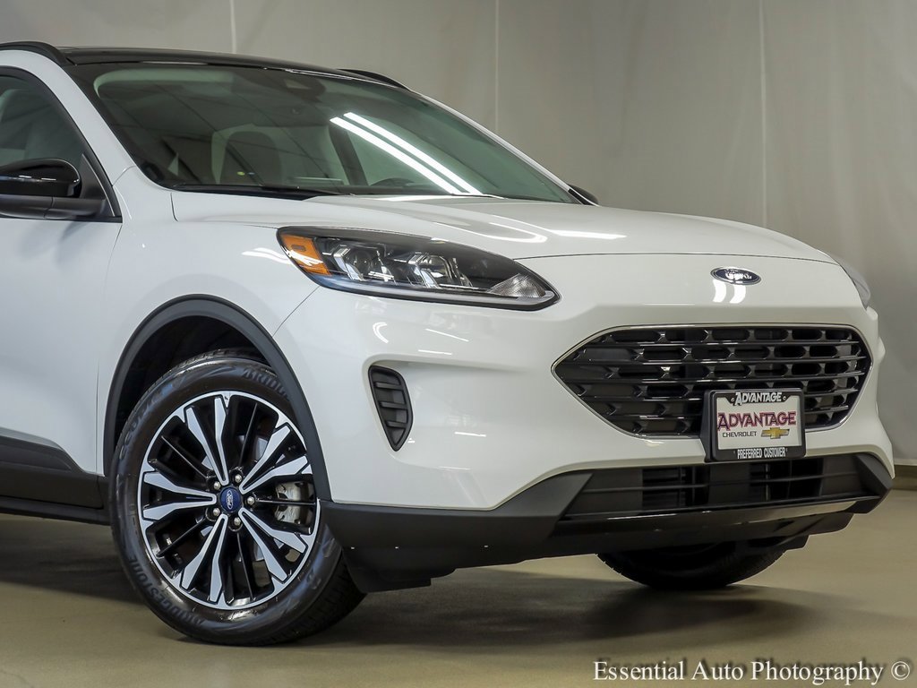 2022 Ford Escape SE photo 3