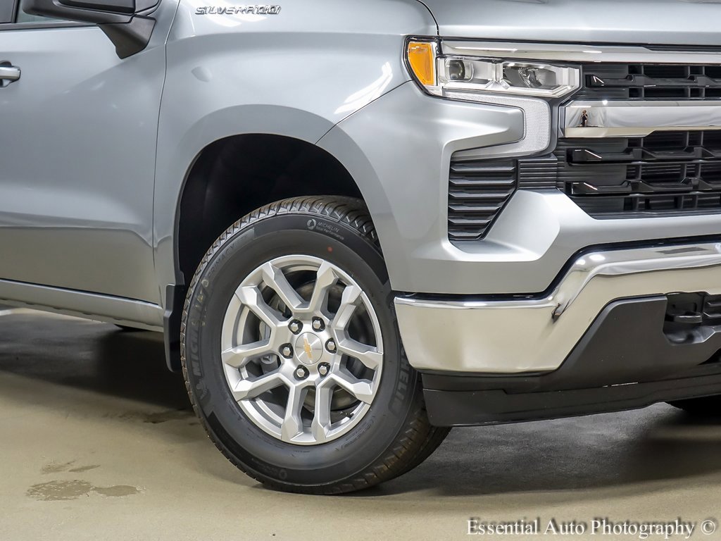 2026 Chevrolet Silverado 1500 LT photo 3