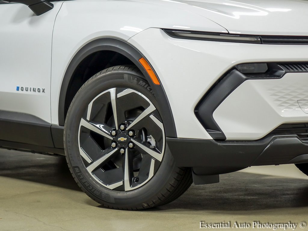 2026 Chevrolet Equinox EV 1LT photo 4