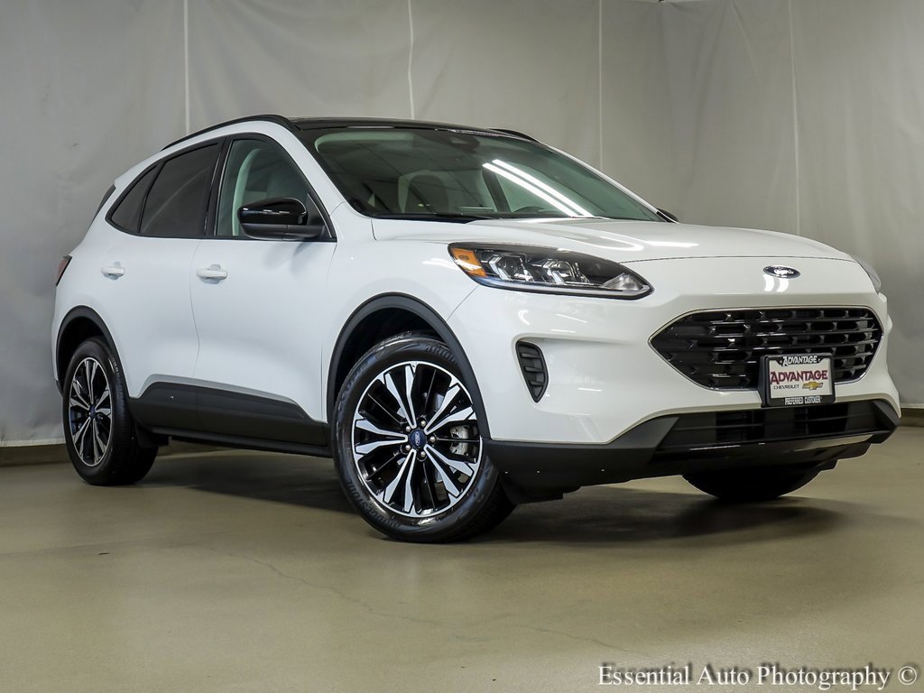 2022 Ford Escape SE photo 2