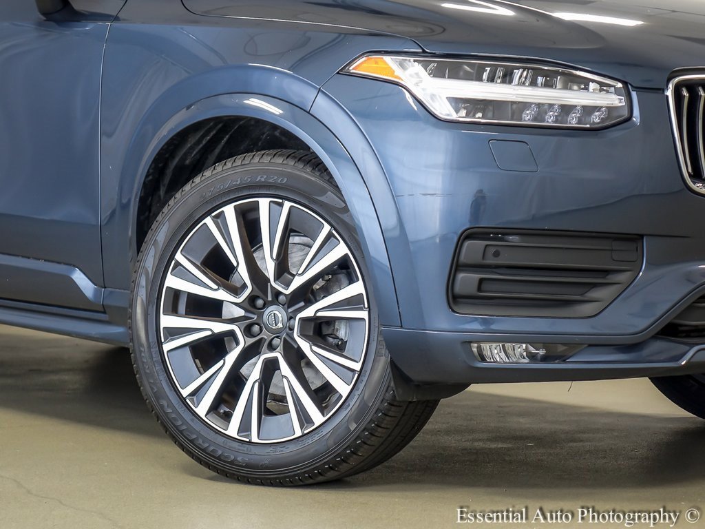 2022 Volvo XC90 T6 AWD Momentum photo 3