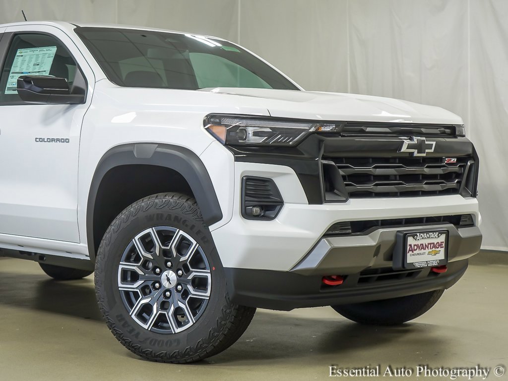 2024 Chevrolet Colorado Z71 photo 3