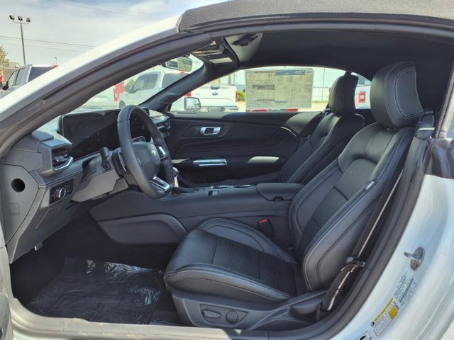 2025 Ford Mustang GT Premium Convertible - Photo 14