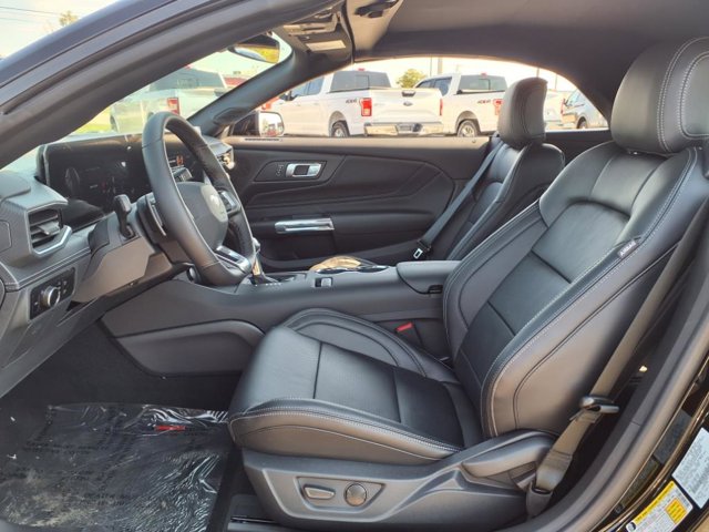 2025 Ford Mustang GT Premium Convertible - Photo 12