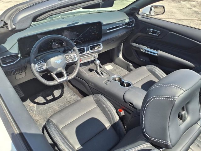 2025 Ford Mustang GT Premium Convertible - Photo 13