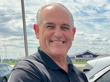 Staff member Kelly Belcher from ID_b21874ba64ab