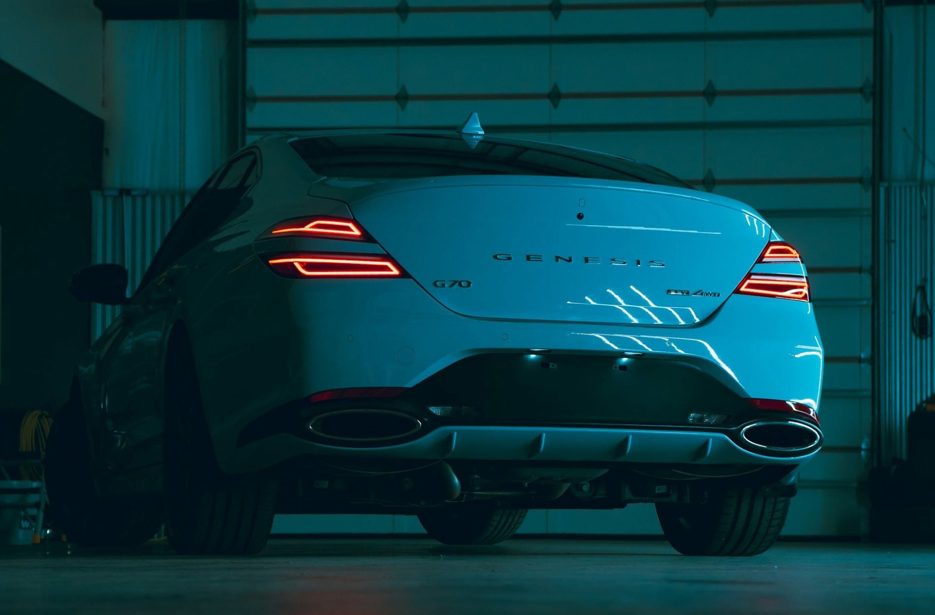 Genesis%20G70%20(2).jpg