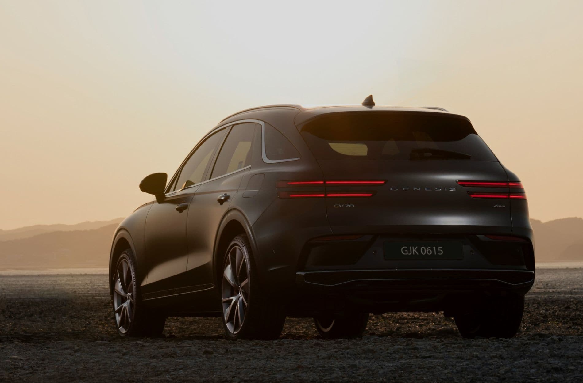 Genesis%20GV70.jpg