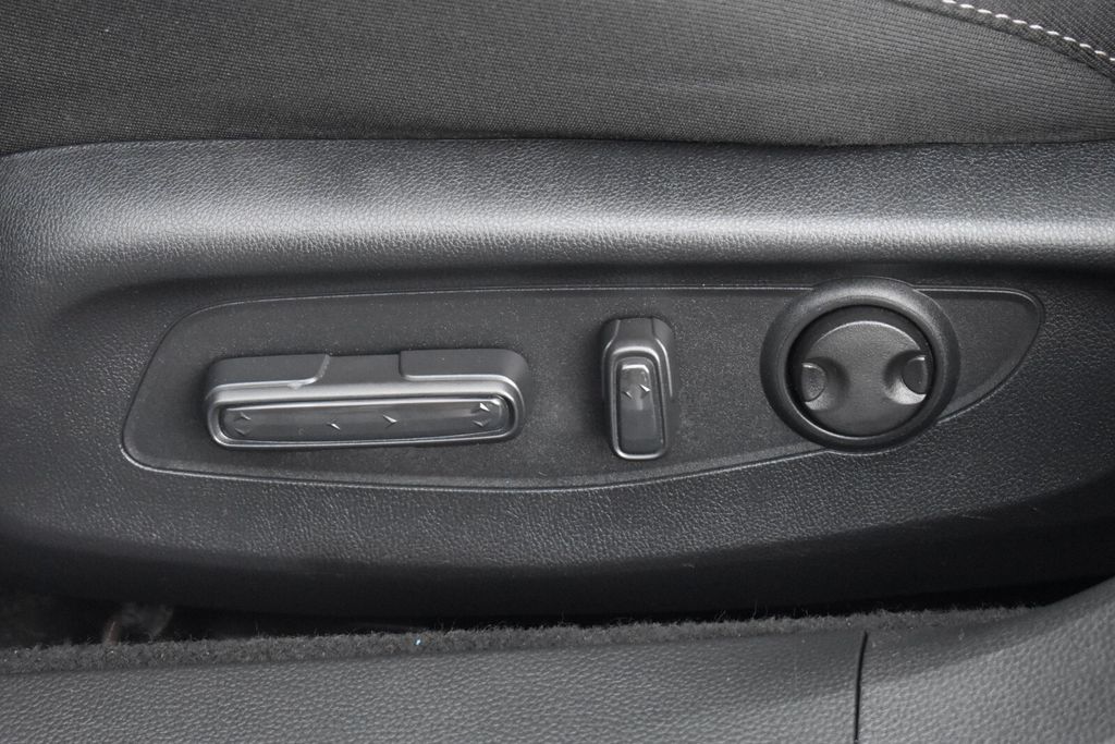 2025 Honda Accord SE - Photo 19