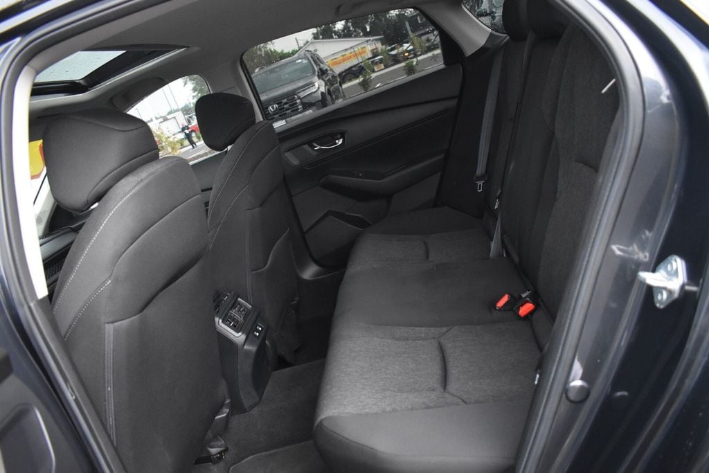 2025 Honda Accord SE - Photo 16