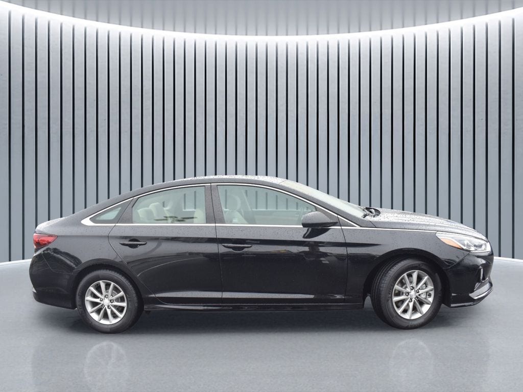 Used 2018 Hyundai Sonata SE with VIN 5NPE24AF2JH642928 for sale in Fox Lake, IL