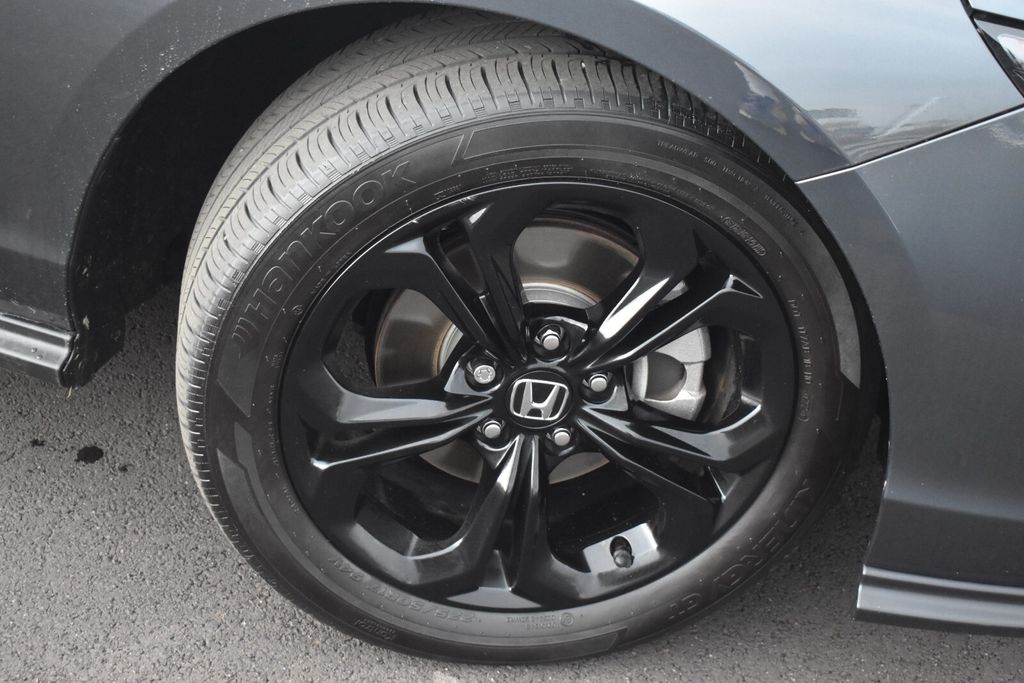 2025 Honda Accord SE - Photo 11