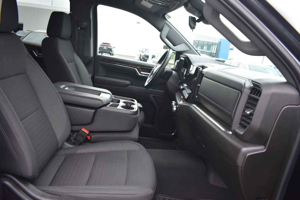 2024 GMC Sierra 1500 Elevation - Photo 13