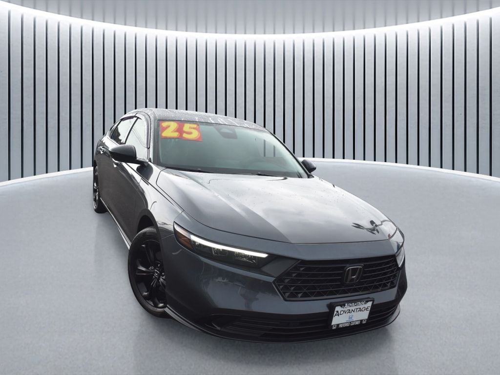 2025 Honda Accord SE - Photo 9