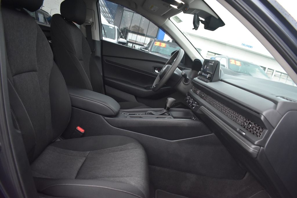 2025 Honda Accord SE - Photo 12