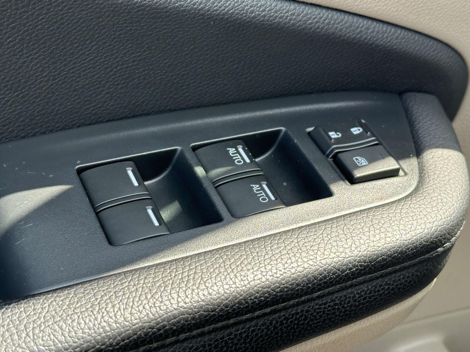 2022 Honda Pilot SE - Photo 15