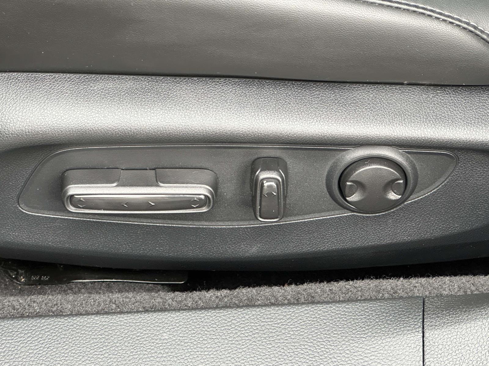 2023 Honda Accord Hybrid EX-L - Photo 15