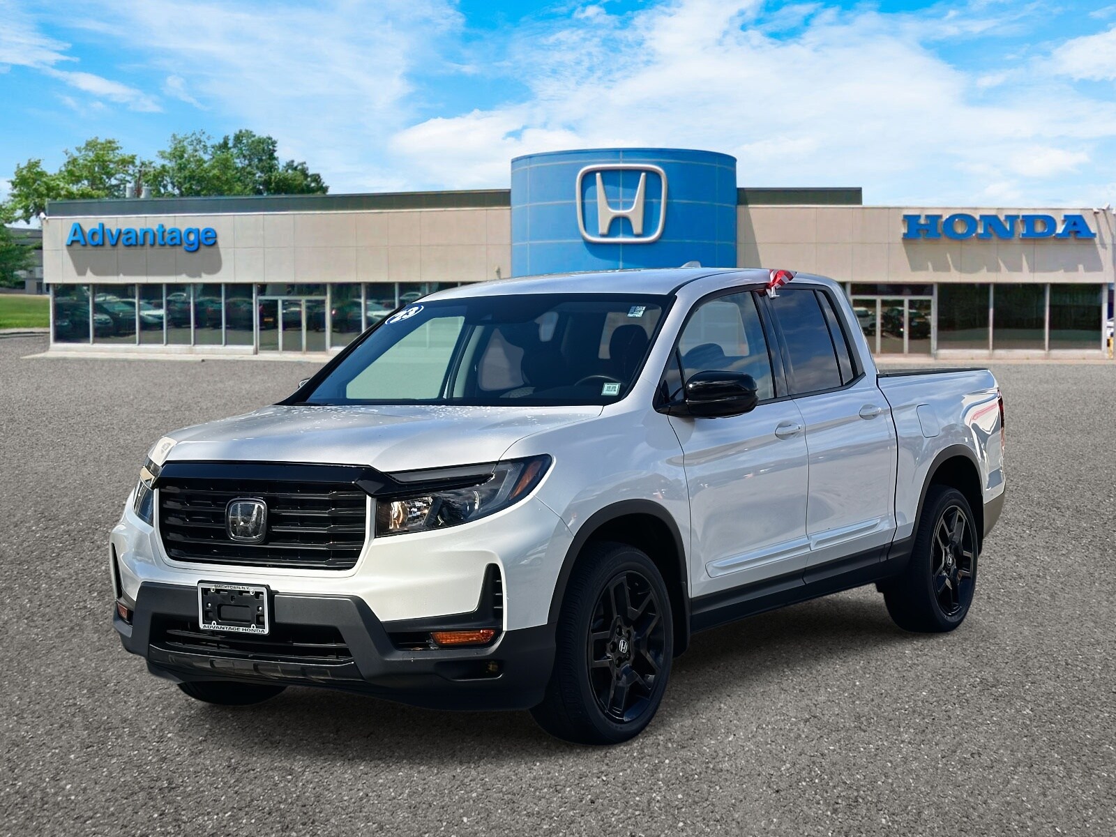 2023 Honda Ridgeline Sport photo 2