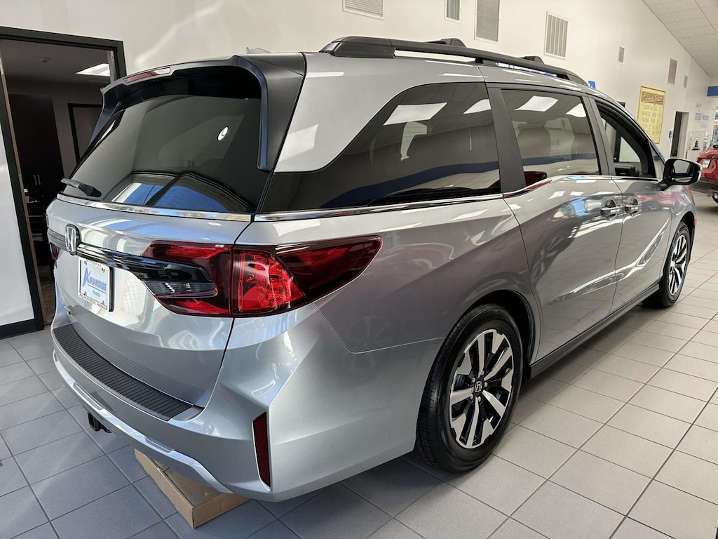 New 2026 Honda Odyssey EX-L Van Passenger